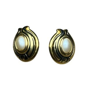 Fendi Faux Pearl and gold tone post back earrings vintage classic old money logo